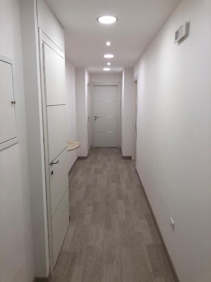 Attico Lady D Hotel Paola Buitenkant foto