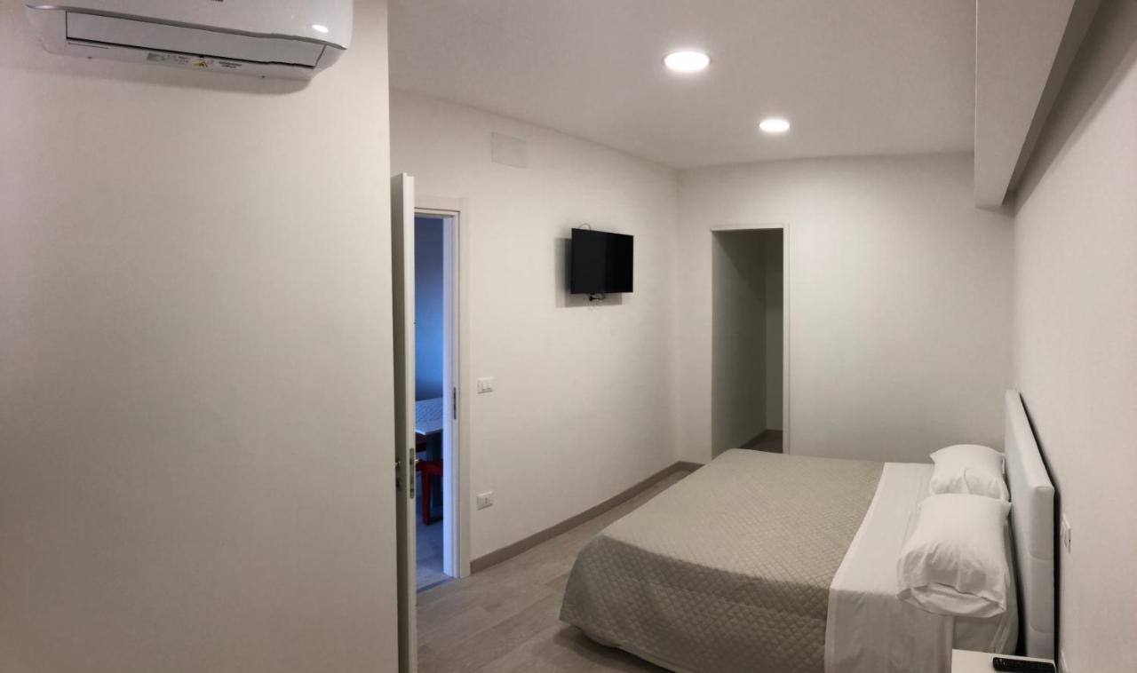 Attico Lady D Hotel Paola Buitenkant foto